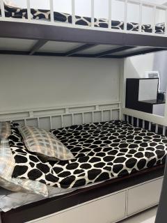 Chill in Peace Staycation 2BR condo at Field Residences, Sucat near NAIA - Manila - 9