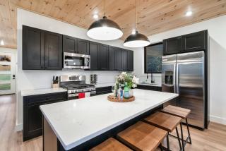 New Luxurious 4Bd 5B Ensuite Cabin with Indoor Pool, HotTub, Theater and Game Room, Spring Deal - Sevierville - 8