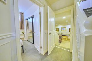 Casa Pura Vida Hot Tub, Pool & Ping Pong Tables w Backyard & BBQ Come stay - 4