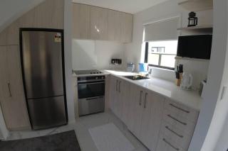 C-Side-R, Modern Beachfront Living - Christchurch - 3
