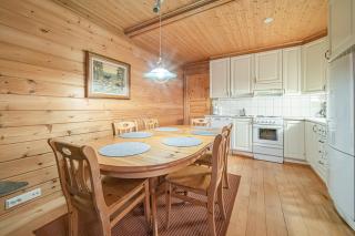 Aavalevi Alpine Chalet Central, Ski-In Ski-Out With Mountain View - 9