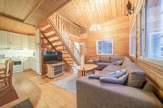Alpine Chalet Central by Aavalevi Holidays, Ski-in Ski-out, Levi center - Levi - 4
