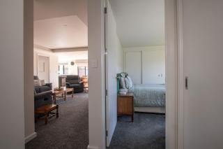 Comfort, quality, great location - Hamilton - 4