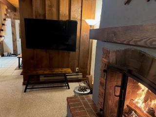 Hemlock Ridge 2B- Charming two floor condo in the heart of Killington, Perfect! condo - Killington - 4