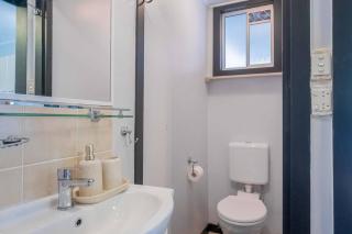 Art Deco Retreat, Shops & Cafes, Public Street Parking - Brisbane - 2