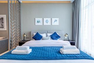 Chic Studio with Balcony - Canal Bay & Pool Views - Dubai - 6