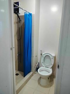 27th Floor Cozy Studio Unit with City View in Mplace - Manila - 7