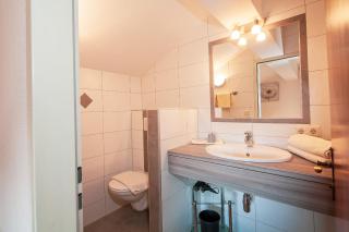 HOLIDAY Apartments - 8