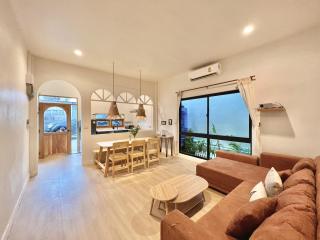 Surfer House Patong Center 3 Bedrooms - Patong - 3