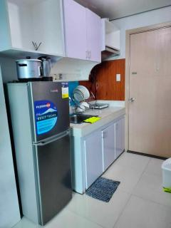 15th Floor Cozy Studio Unit with Netflix, AC and Free Wifi in Mplace - Manila - 2