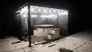 Domek na wyłączność ,bania z jacuzzi. Pobyt góry, jezioro, las. - - 2