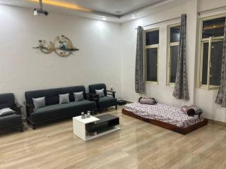 Urban Zen Oasis - Independent floor in City Centre - Gwalior - 9