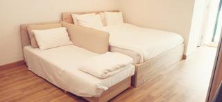 Live like a local in Ekkamai - 9