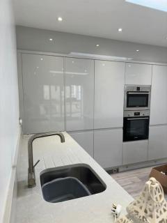 Devonshire - Stunning 1-Bedroom Apartment with Full Amenities - Preston - 1