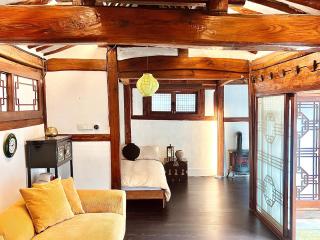 A traditional Korean House with a yard - 6