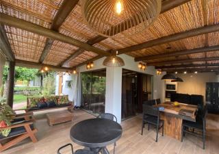Linda casa, para 8 pessoas, 2 Suites, 1 quarto, piscina, fitness, Praia do Forte - Mata de São João - 0