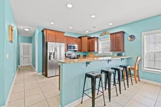 Oversized 5 Bedroom Beach Home with Private Pool! Sleeps 22 Guests! Ocean Breeze Cottage 705 Unit 1 - Myrtle Beach - 9