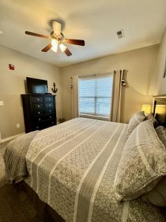 Walk-in level Condo B-6 Near Lake - Hollister - 4