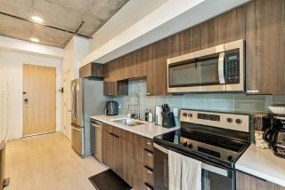 Rooftop Hot Tub And Pool King Bed DT SLC Parking - Salt Lake City - 7