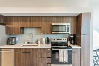 Rooftop Hot Tub And Pool King Bed DT SLC Parking - Salt Lake City - 1