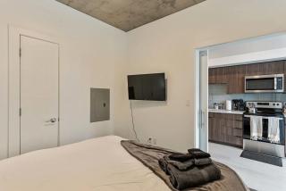 Rooftop Pool Hot tub Gym Parking King Bed - Salt Lake City - 2