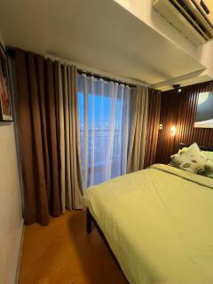 Urban Sleek stay fronting the US Embassy - Manila - 9