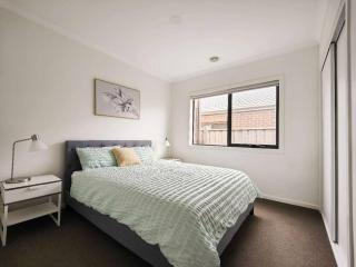 Beautiful 4 Bedrooms Houses - 5