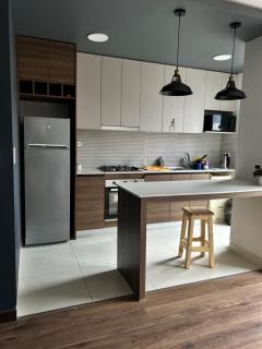 Moderno y cómodo departamento - 0