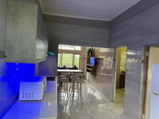 Nyathi's Guest House - 1