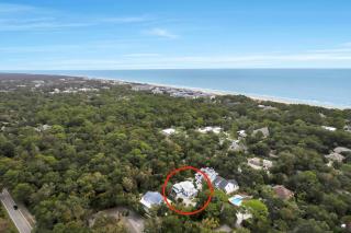 Deja Blue-6BR w Pool Hot Tub-Steps To Beach - Hilton Head Island - 0