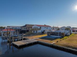 Waterfront - Private Dock and Boat Lift on Canal - Pets Allowed - 0