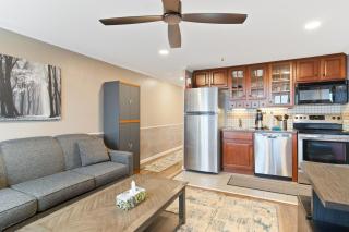 ML288 New Deck Great Views EZ Parking WiFi Retreat - 1