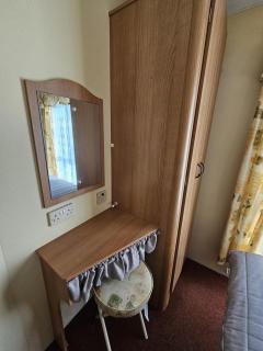 8 Berth Caravan - North Shore Holiday Park Skegness 3 Bedrooms - 3