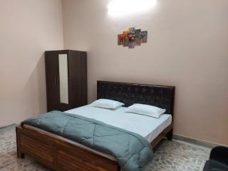 NARAYAN GUEST HOUSE, Vaidehi nagar - Faizābād - 2