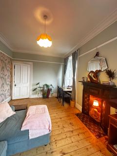 Cosey and vibrant flat in Leith, Edinburgh - 9