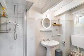 Hermit Room in The Ghost Town of Zerni - Badalucco - 2