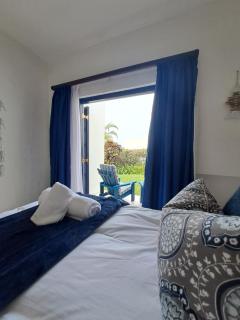 Easy Breezy at 18 Thira Santorini - Ballito - 3