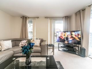 Pass the Keys Modern 2 bedroom and 2 Bath Apartment in London - Edgware - 0