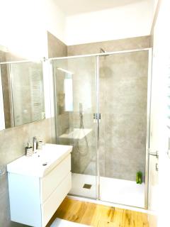 Appartamento "Laghetto 1" con tre camere e bagni privati cucina in condivisione - Castel San Pietro Terme - 1