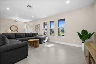 Relax by the Water 3BR Home with Dock and Pool - Cape Coral - 4