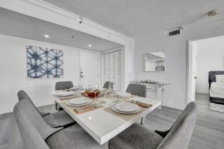 Charming Ocean View Condo Beach Service 806 - 1