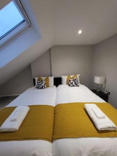 Cosy Four Bedroom Home - Londra - 8