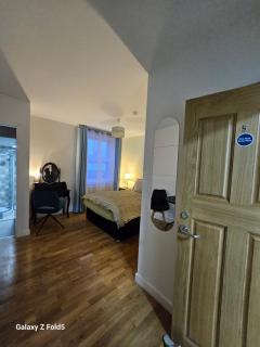 Central Chambers Suites - Suite 5 - 1