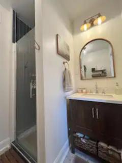 The Hillside Retreat - Cozy container home with Hot tub and Fire pit - 3