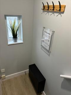 Skyline Loft - Modern Private King Room with Ensuite - 4