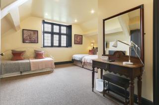 Riber Hall - 6