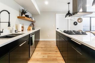 Modern Style Home Near Canyon RSL and expo - 2