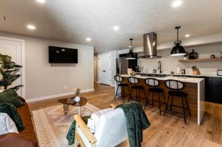 Modern Style Home Near Canyon RSL and expo - Sandy - 4