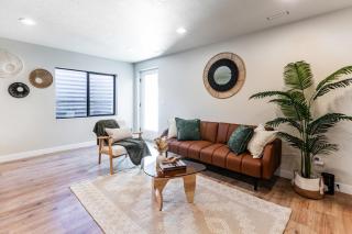 Modern Style Home Near Canyon RSL and expo - Sandy - 6