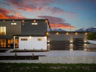 Modern Style Home Near Canyon RSL and expo - Sandy - 7